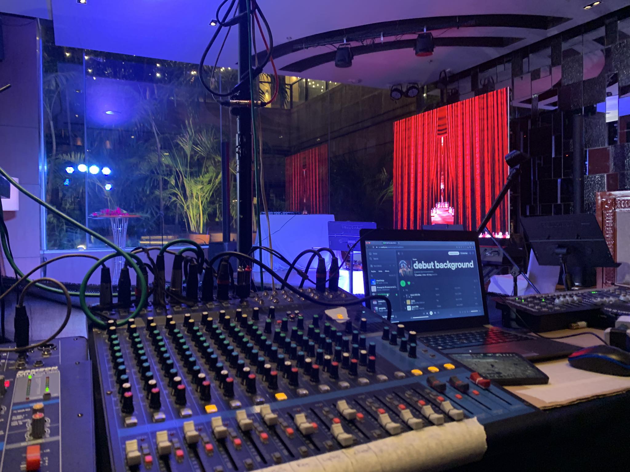 Audio Powered and Lighting LED Equipments for Rental Events