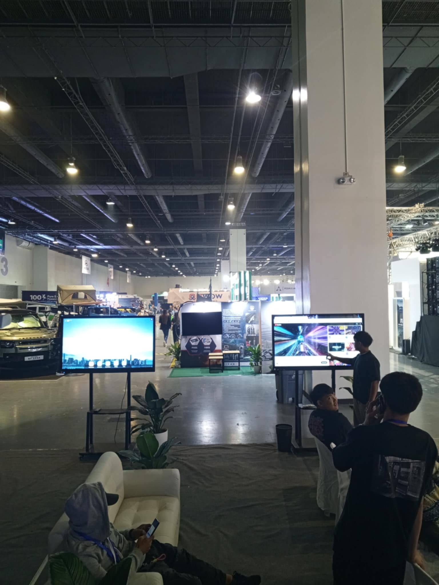 For Rental LED TV. Monitor Works Placing Stand, Wall Mount, Floor Stand