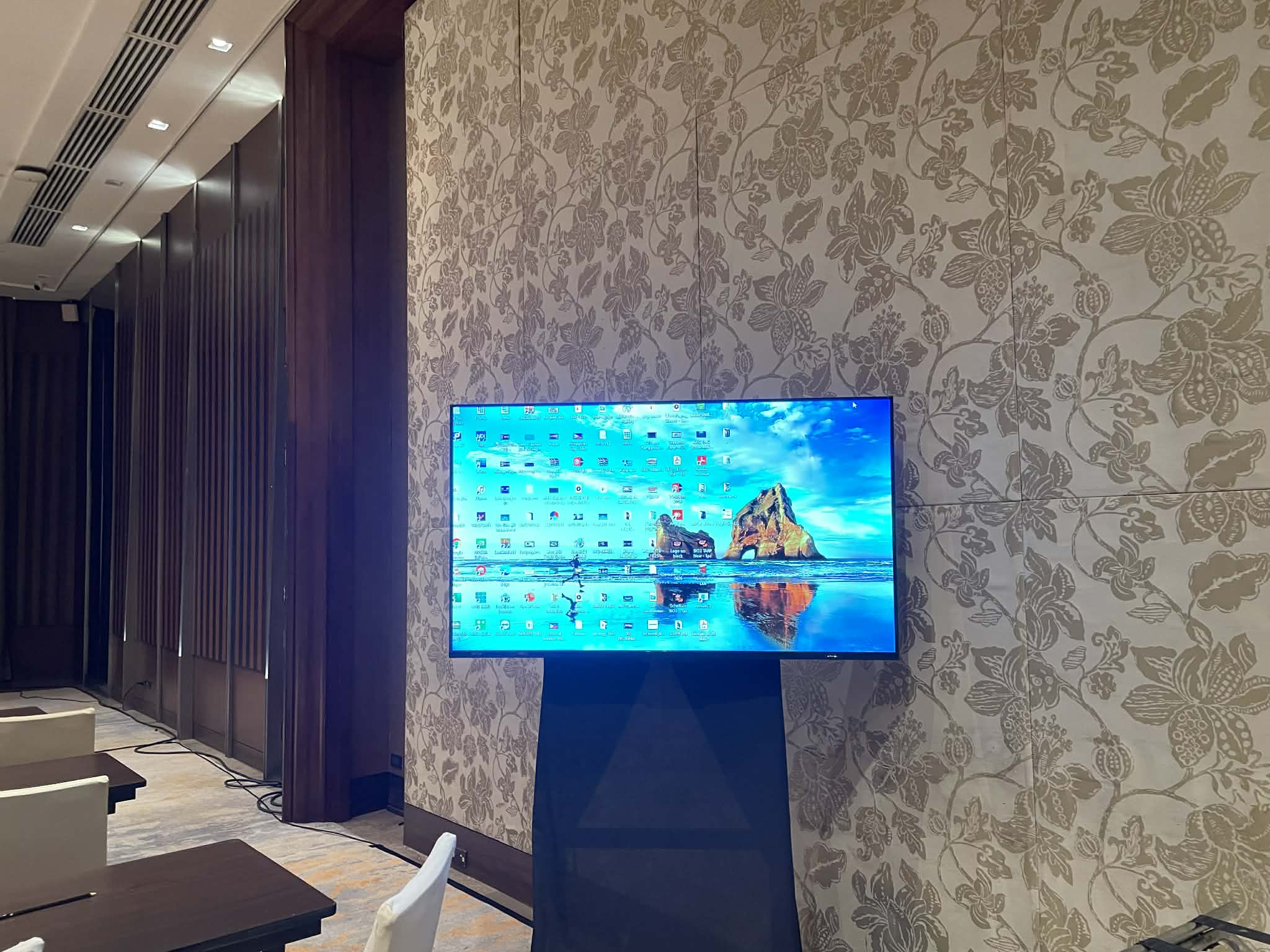 Equipments for Rental LED TV Monitor