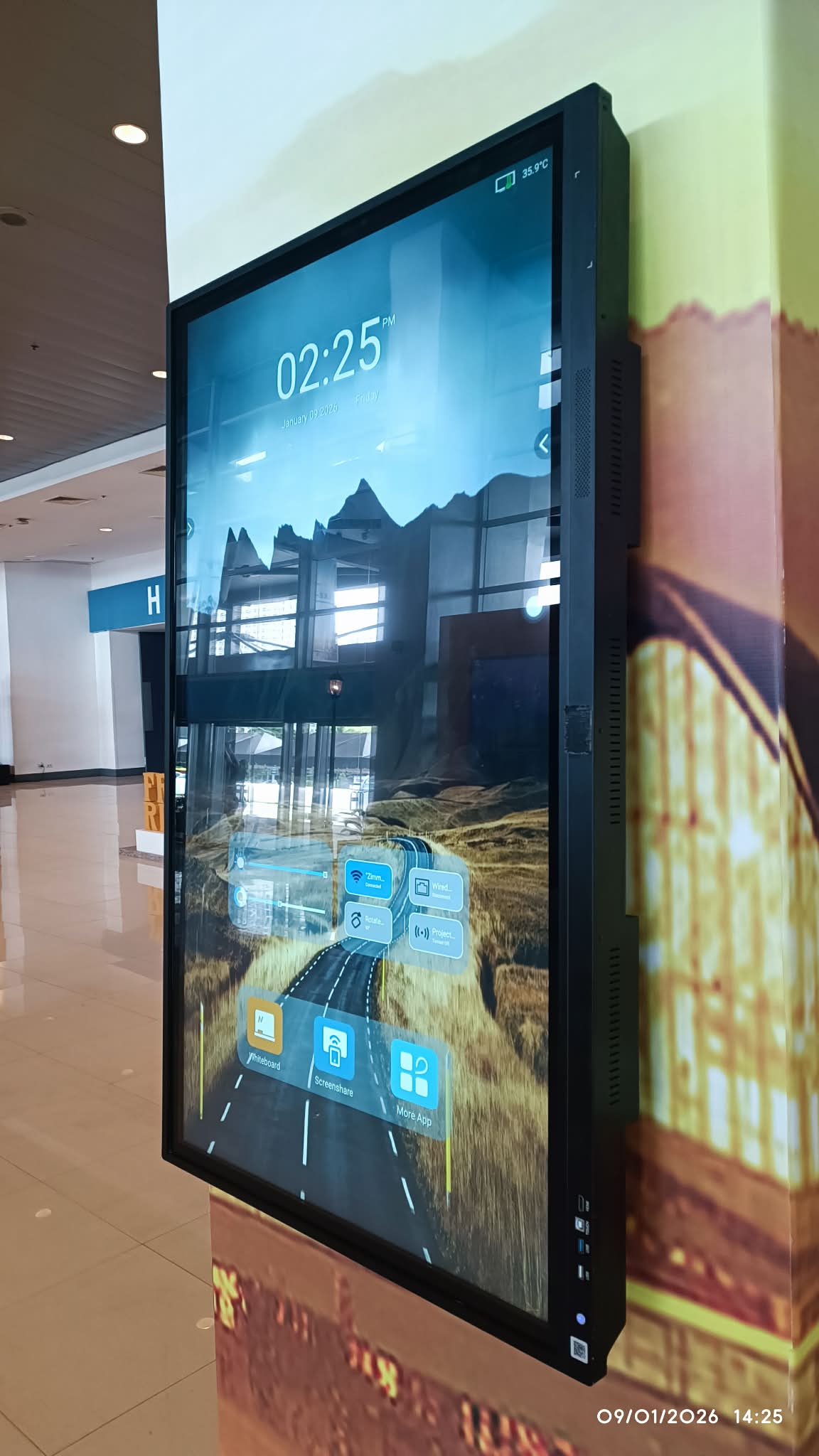 Smart TV Monitor with Android LED TV Touch Screen for Rental